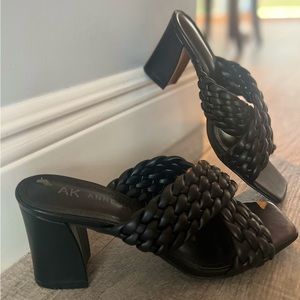 ANNE KLEIN BLACK HEEL BRAIDED FAUX LEATHER SIZE 9MEDIUM